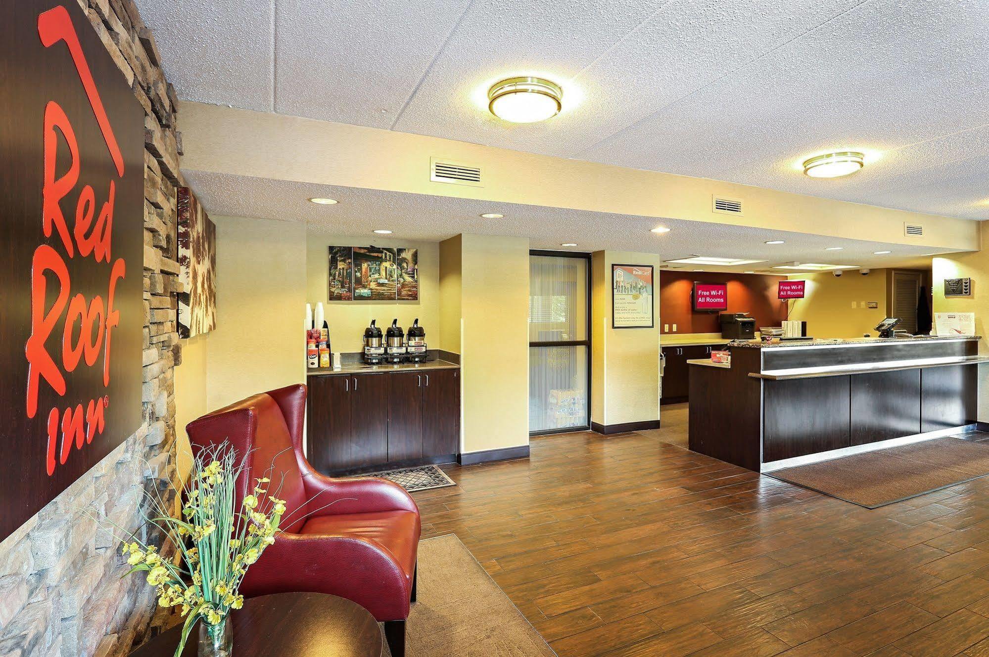 Red Roof Plus+ Baltimore - Washington Dc/bwi South Hotel 3*